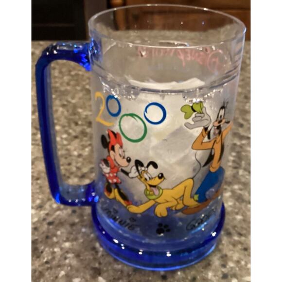 Walt Disney World 2000 Celebrate The Future Hand in Hand Thermoserv Mug - Picture 2 of 9